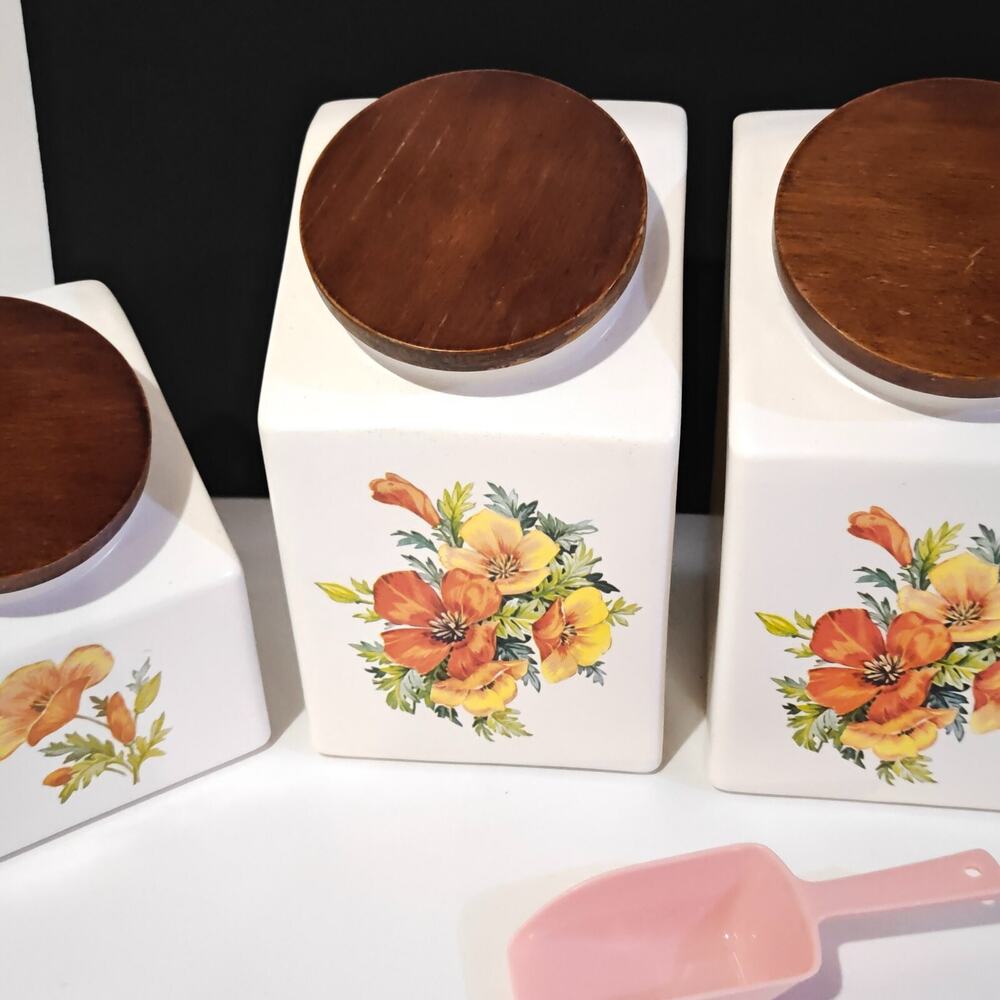 Set Of 4 Hyalyn USA Canister Pottery Pieces Wood Tops Vtg Vegetable w Scoop - Picture 6 of 15